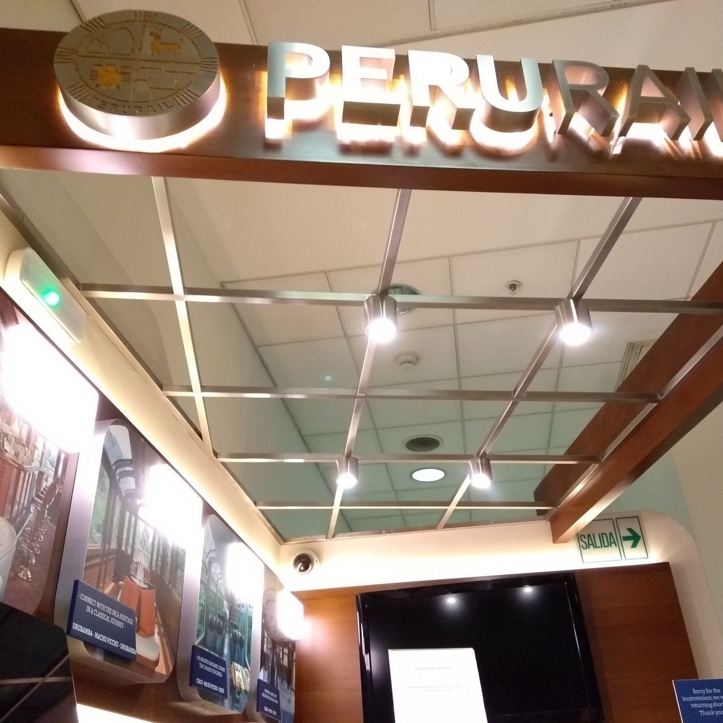 PeruRail Aero Carpinteria